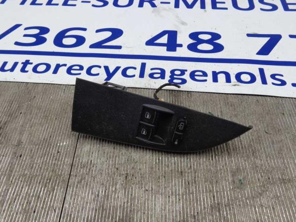 Commande/Bouton de lève-vitre SKODA/VW/SEAT/AUDI ( 2VITRES ) - Vue 1